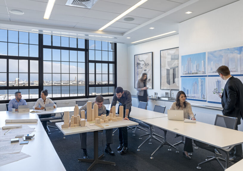 Innovation and Design Building Jamestown 31 Boston 11 Menschen Innovation and Design Building Jamestown 31 Boston 11 Menschen