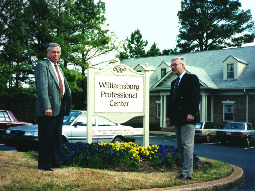 ie Jamestown-Gründer Christoph Kahl (rechts) und John Houser vor dem ersten Büro