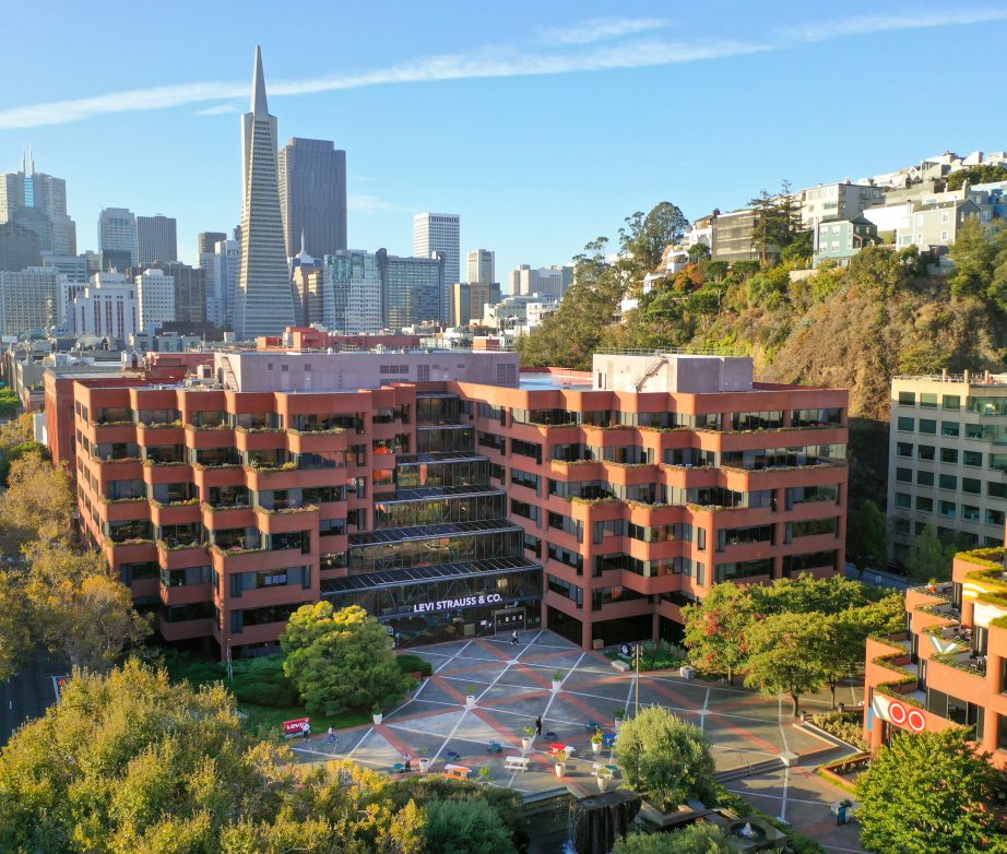 Levis Plaza 20220929 03