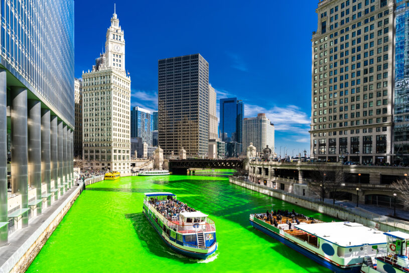 Green River: Farbe lässt den Fluss in Chicago für einige Stunden grün leuchten